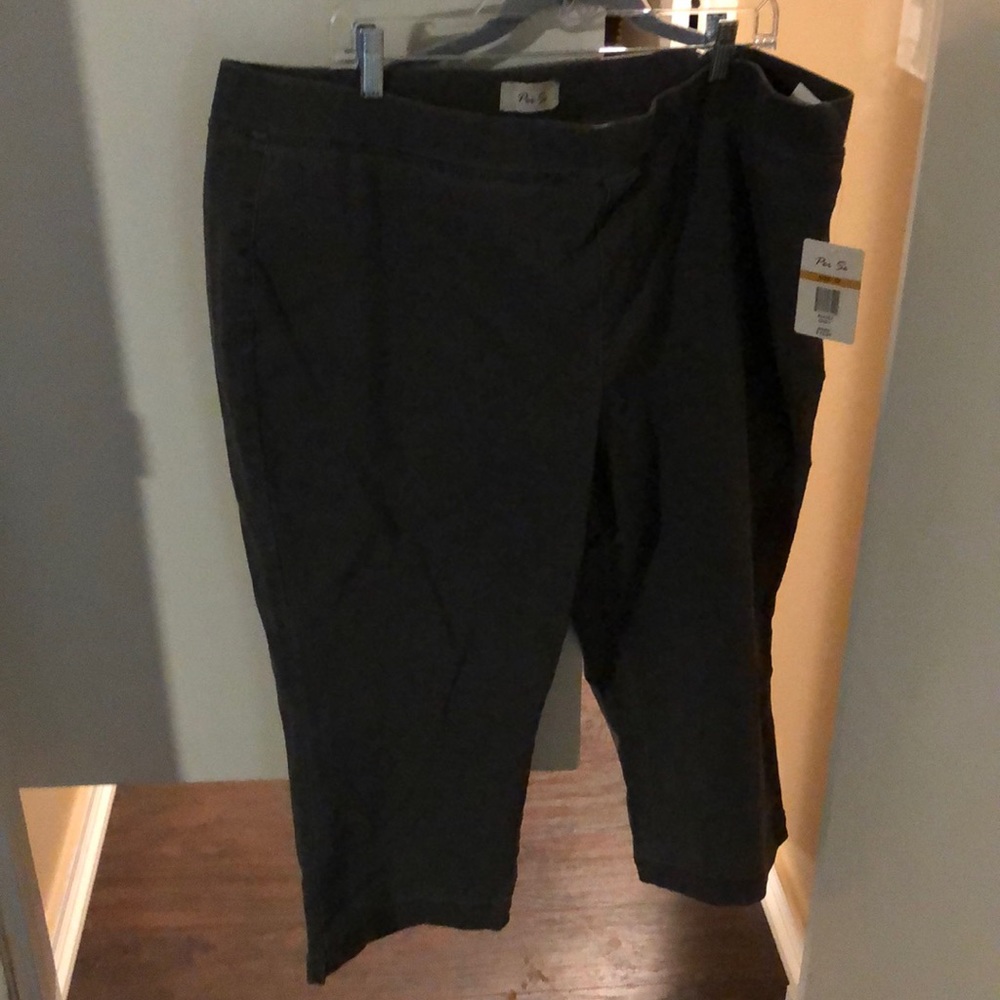 Stretchy grey Capri pants 3x